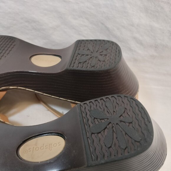 SOFTSPOTS Tatianna Leather Closed Toe Sandals - Picture 9 of 10